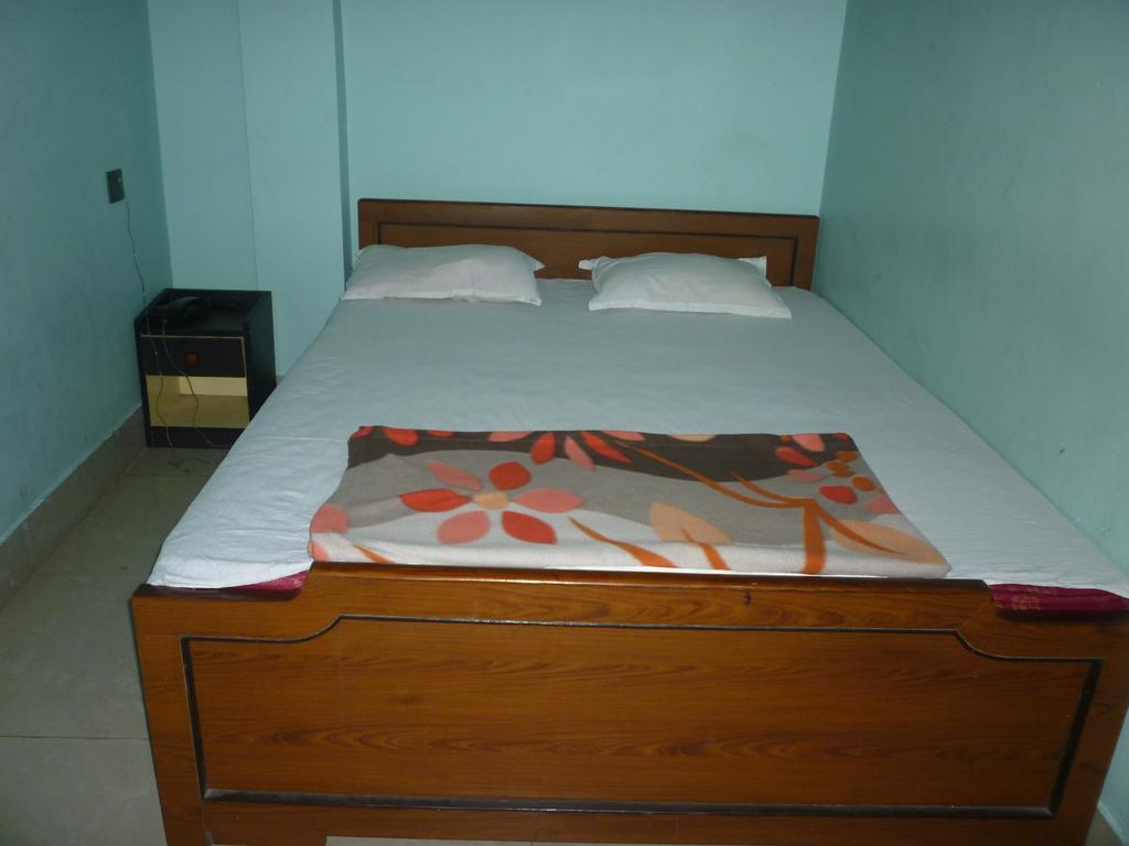 Hotel Nirmal Inn Bhubaneswar Værelse billede